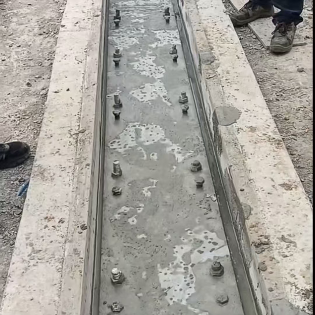 石城港口码头起重机龙门吊重型机械设备稳固用早强快凝轨道胶泥